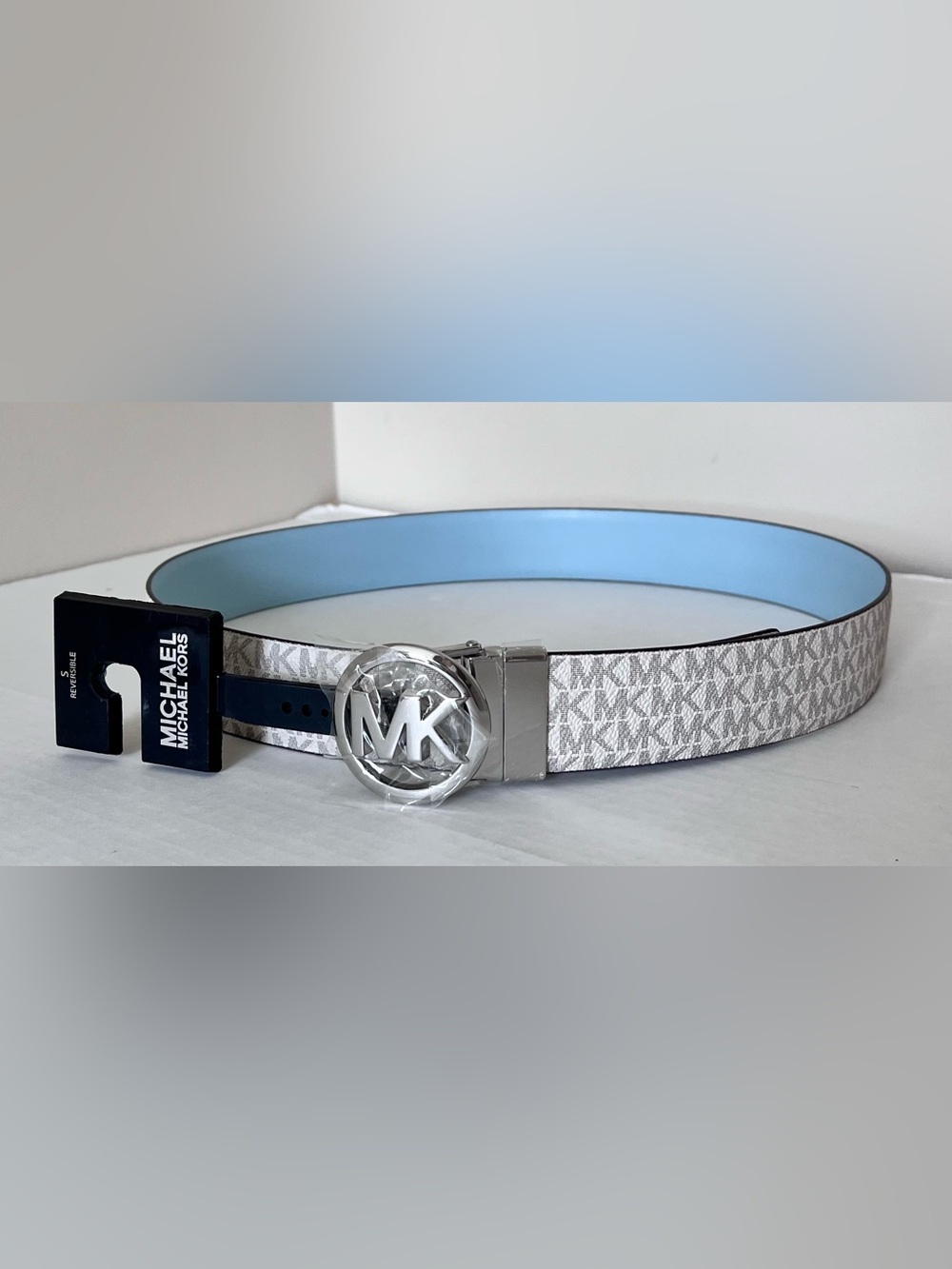 New Machael Kors Women Reversible Logo Belt Size S - Picture 1 of 4